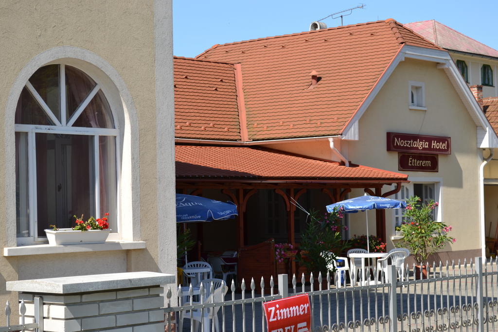 Nosztalgia Hotel Balatonszarszo Luaran gambar